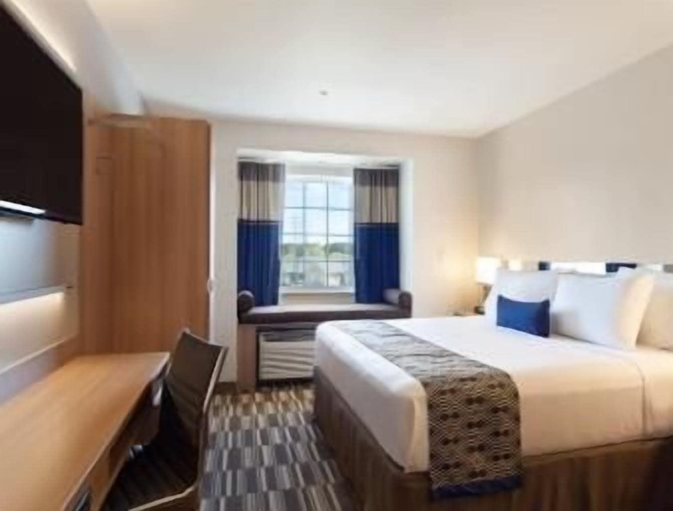 Hotel Microtel & By Wyndham