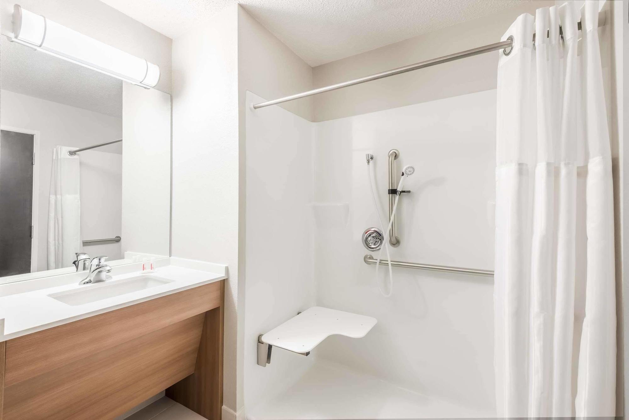 Microtel & By Wyndham Hotel Beaver Falls